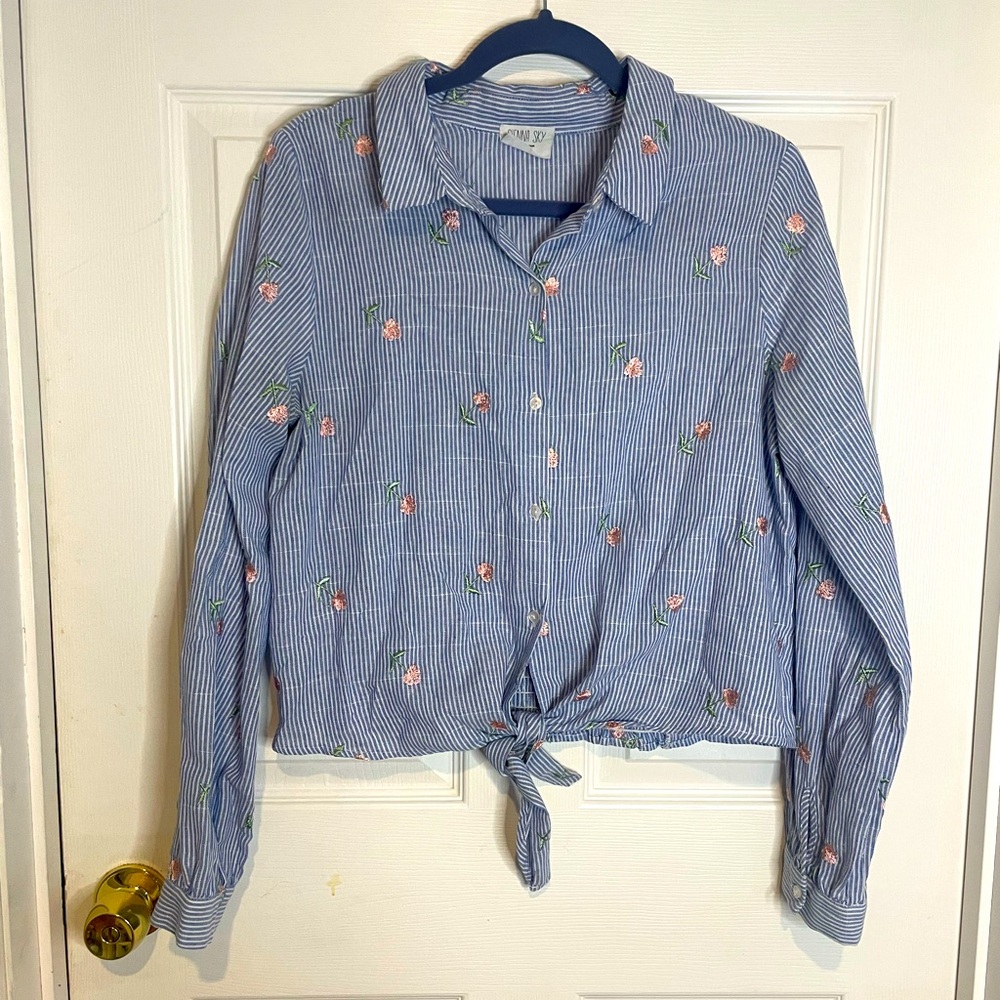SIENNA SKY - BUTTON DOWN TIE FLORAL BLOUSE